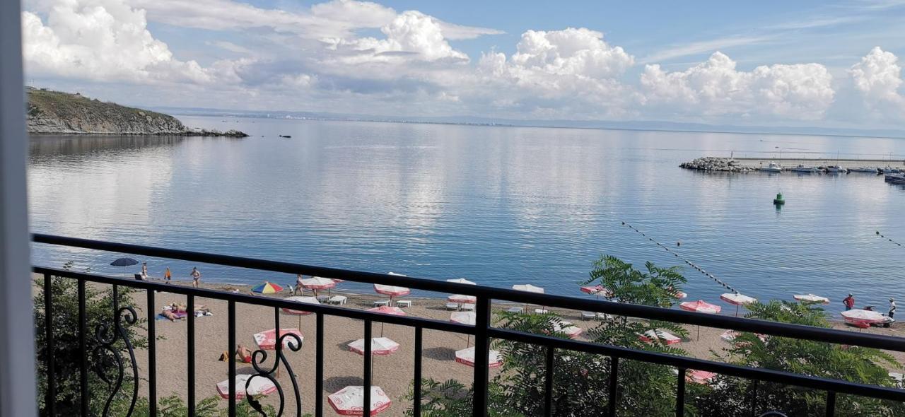 Вила Лазурен Бряг Chernomorets Esterno foto